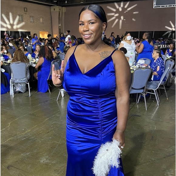 Meet your Posher, T - Picture 2 of 5